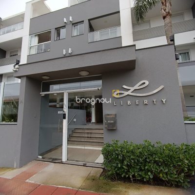 Apartamento com 70m², 2 quartos (sendo 1 suíte), 1 garagem, no bairro Campeche em Florianópolis