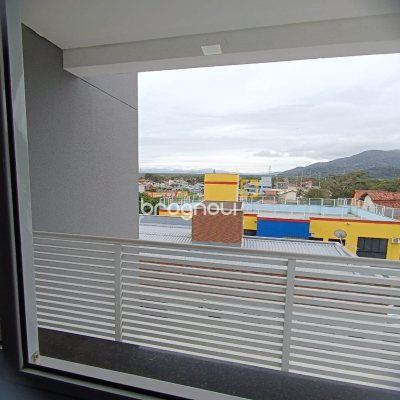 Apartamento com 70m², 2 quartos (sendo 1 suíte), 1 garagem, no bairro Campeche em Florianópolis