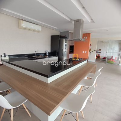 Apartamento com 70m², 2 quartos (sendo 1 suíte), 1 garagem, no bairro Campeche em Florianópolis