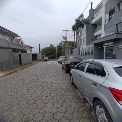 Apartamento com 70m², 2 quartos (sendo 1 suíte), 1 garagem, no bairro Campeche em Florianópolis
