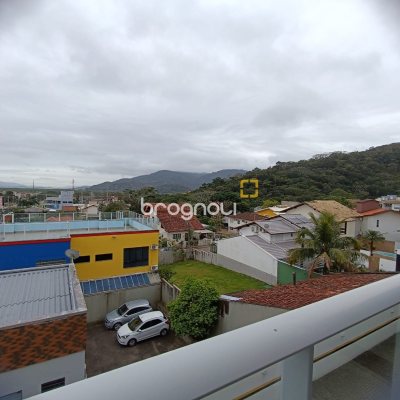 Apartamento com 70m², 2 quartos (sendo 1 suíte), 1 garagem, no bairro Campeche em Florianópolis