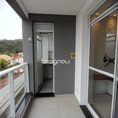 Apartamento com 70m², 2 quartos (sendo 1 suíte), 1 garagem, no bairro Campeche em Florianópolis