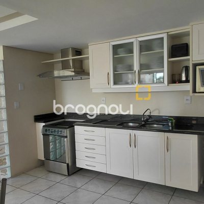 Apartamento com 112m², 3 quartos (sendo 1 suíte), 1 garagem, no bairro Agronômica em Florianópolis