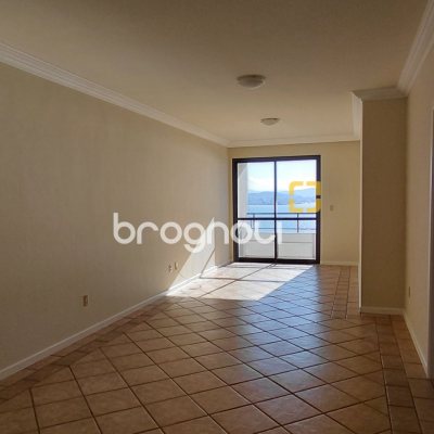 Apartamento com 112m², 3 quartos (sendo 1 suíte), 1 garagem, no bairro Agronômica em Florianópolis