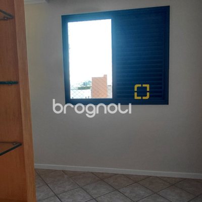 Apartamento com 112m², 3 quartos (sendo 1 suíte), 1 garagem, no bairro Agronômica em Florianópolis