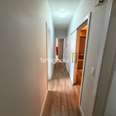 Apartamento com 131m², 3 quartos (sendo 1 suíte), 1 garagem, no bairro Coqueiros em Florianópolis
