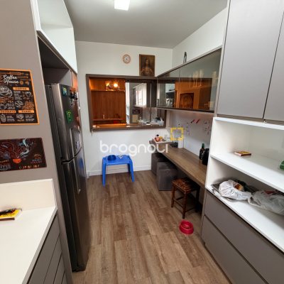 Apartamento com 131m², 3 quartos (sendo 1 suíte), 1 garagem, no bairro Coqueiros em Florianópolis