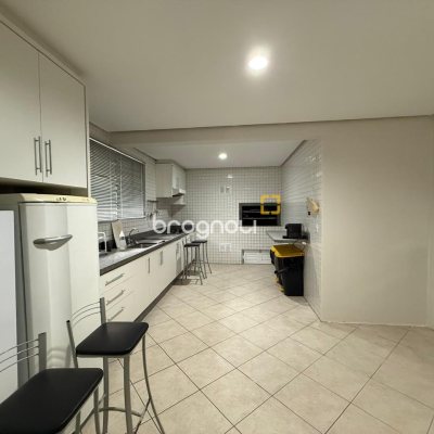 Apartamento com 65m², 2 quartos, 1 garagem, no bairro Trindade em Florianópolis