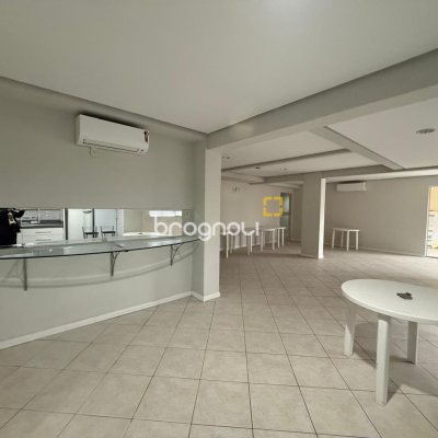 Apartamento com 65m², 2 quartos, 1 garagem, no bairro Trindade em Florianópolis