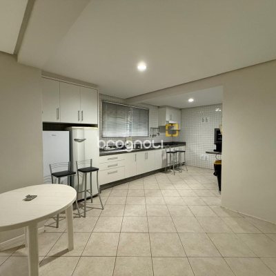 Apartamento com 65m², 2 quartos, 1 garagem, no bairro Trindade em Florianópolis