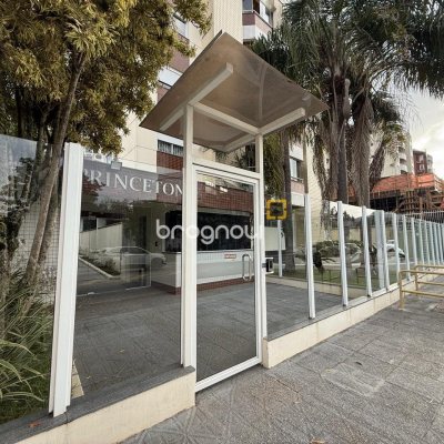 Apartamento com 65m², 2 quartos, 1 garagem, no bairro Trindade em Florianópolis