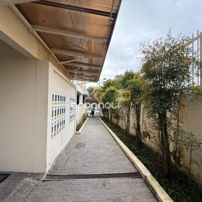 Apartamento com 65m², 2 quartos, 1 garagem, no bairro Trindade em Florianópolis