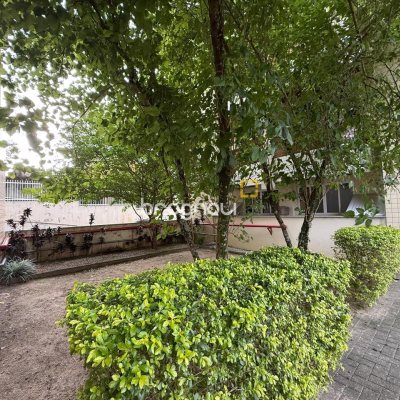 Apartamento com 65m², 2 quartos, 1 garagem, no bairro Trindade em Florianópolis
