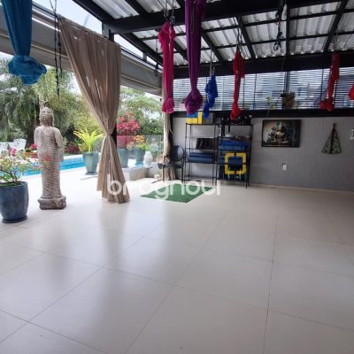 Casa com 322m², 4 quartos (sendo 4 suítes), 2 garagens, no bairro Jurerê Internacional em Florianópolis