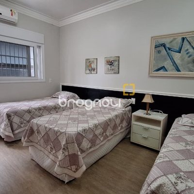 Casa com 322m², 4 quartos (sendo 4 suítes), 2 garagens, no bairro Jurerê Internacional em Florianópolis