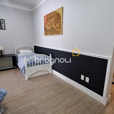 Casa com 322m², 4 quartos (sendo 4 suítes), 2 garagens, no bairro Jurerê Internacional em Florianópolis