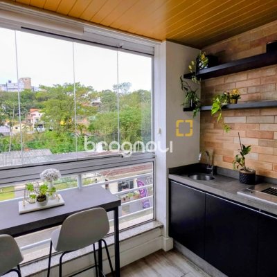 Apartamento com 107m², 3 quartos (sendo 1 suíte), 2 garagens, no bairro João Paulo em Florianópolis