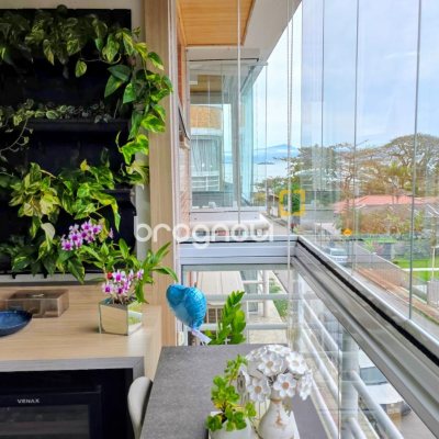 Apartamento com 107m², 3 quartos (sendo 1 suíte), 2 garagens, no bairro João Paulo em Florianópolis
