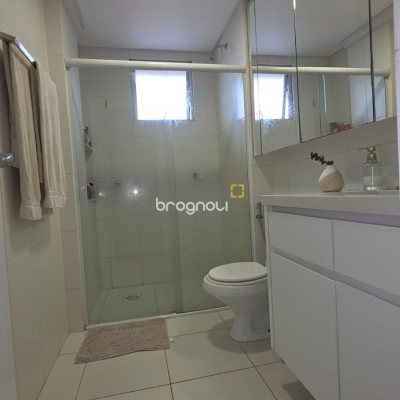 Apartamento com 107m², 3 quartos (sendo 1 suíte), 2 garagens, no bairro João Paulo em Florianópolis