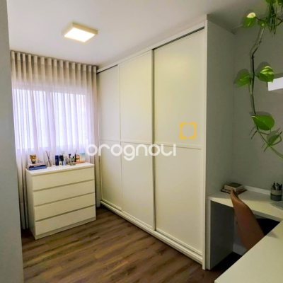 Apartamento com 107m², 3 quartos (sendo 1 suíte), 2 garagens, no bairro João Paulo em Florianópolis