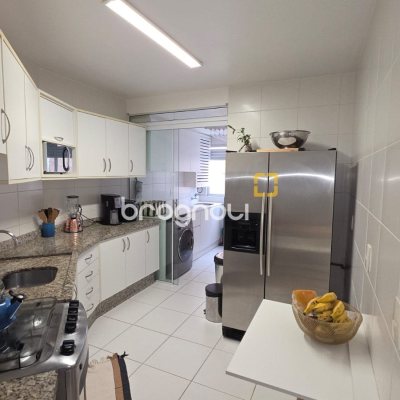 Apartamento com 107m², 3 quartos (sendo 1 suíte), 2 garagens, no bairro João Paulo em Florianópolis