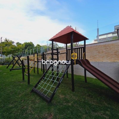 Apartamento com 107m², 3 quartos (sendo 1 suíte), 2 garagens, no bairro João Paulo em Florianópolis