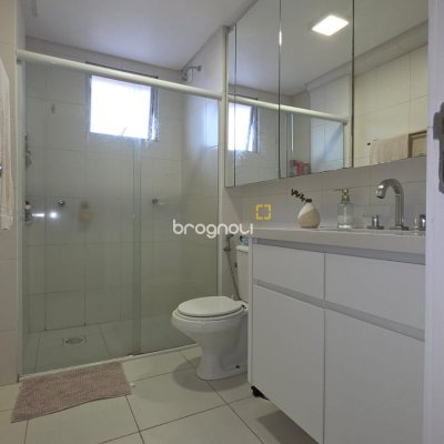 Apartamento com 107m², 3 quartos (sendo 1 suíte), 2 garagens, no bairro João Paulo em Florianópolis