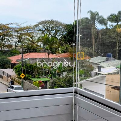 Apartamento com 107m², 3 quartos (sendo 1 suíte), 2 garagens, no bairro João Paulo em Florianópolis