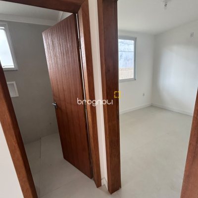 Casa com 108m², 3 quartos (sendo 1 suíte), 2 garagens, no bairro Rio Vermelho em Florianópolis