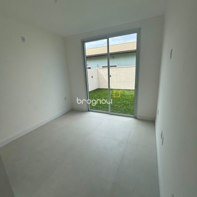 Casa com 108m², 3 quartos (sendo 1 suíte), 2 garagens, no bairro Rio Vermelho em Florianópolis