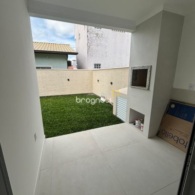 Casa com 108m², 3 quartos (sendo 1 suíte), 2 garagens, no bairro Rio Vermelho em Florianópolis