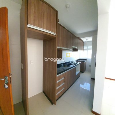Apartamento com 61m², 2 quartos (sendo 1 suíte), 1 garagem, no bairro Centro em Palhoça