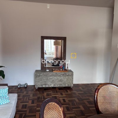 Apartamento com 90m², 3 quartos (sendo 1 suíte), no bairro Centro em Florianópolis