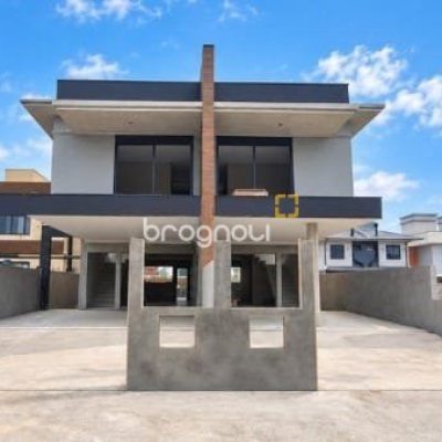 Casa com 179m², 3 quartos (sendo 1 suíte), 1 garagem, no bairro Campeche em Florianópolis