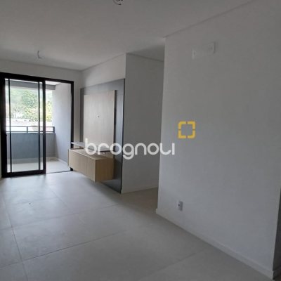 Apartamento com 69m², 2 quartos (sendo 1 suíte), 1 garagem, no bairro Monte Verde em Florianópolis