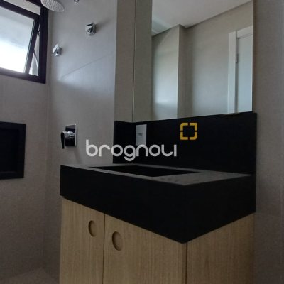 Apartamento com 69m², 2 quartos (sendo 1 suíte), 1 garagem, no bairro Monte Verde em Florianópolis