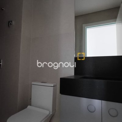 Apartamento com 69m², 2 quartos (sendo 1 suíte), 1 garagem, no bairro Monte Verde em Florianópolis