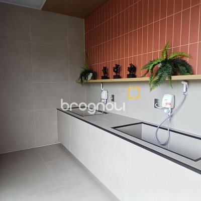 Apartamento com 69m², 2 quartos (sendo 1 suíte), 1 garagem, no bairro Monte Verde em Florianópolis