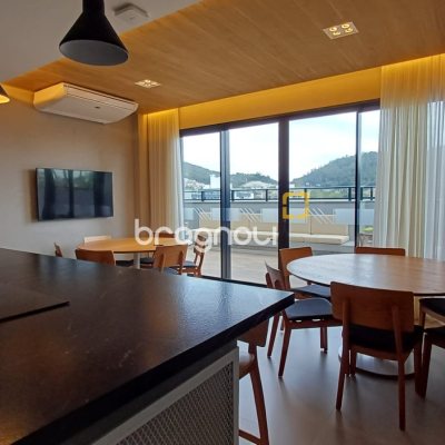 Apartamento com 69m², 2 quartos (sendo 1 suíte), 1 garagem, no bairro Monte Verde em Florianópolis