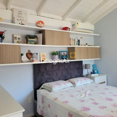 Casa com 247m², 4 quartos (sendo 2 suítes), 2 garagens, no bairro Lagoa da Conceição em Florianópolis