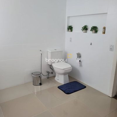 Casa com 247m², 4 quartos (sendo 2 suítes), 2 garagens, no bairro Lagoa da Conceição em Florianópolis