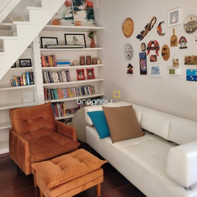 Casa com 247m², 4 quartos (sendo 2 suítes), 2 garagens, no bairro Lagoa da Conceição em Florianópolis