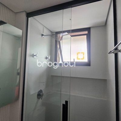 Apartamento com 62m², 2 quartos (sendo 1 suíte), 1 garagem, no bairro Centro em Florianópolis
