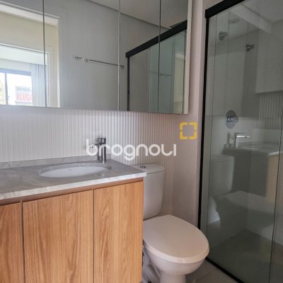 Apartamento com 62m², 2 quartos (sendo 1 suíte), 1 garagem, no bairro Centro em Florianópolis