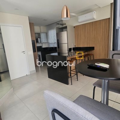 Apartamento com 62m², 2 quartos (sendo 1 suíte), 1 garagem, no bairro Centro em Florianópolis