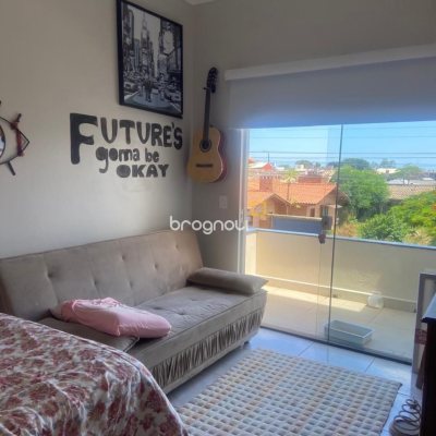 Casa com 120m², 3 quartos (sendo 1 suíte), 3 garagens, no bairro São João do Rio Vermelho em Florianópolis