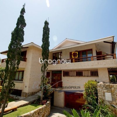 Casa com 900m², 5 quartos (sendo 5 suítes), 2 garagens, no bairro Jurerê Internacional em Florianópolis