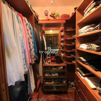 Casa com 900m², 5 quartos (sendo 5 suítes), 2 garagens, no bairro Jurerê Internacional em Florianópolis
