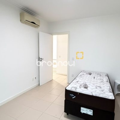 Casa com 185m², 5 quartos (sendo 3 suítes), 4 garagens, no bairro Canasvieiras em Florianópolis