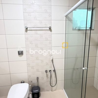 Casa com 185m², 5 quartos (sendo 3 suítes), 4 garagens, no bairro Canasvieiras em Florianópolis